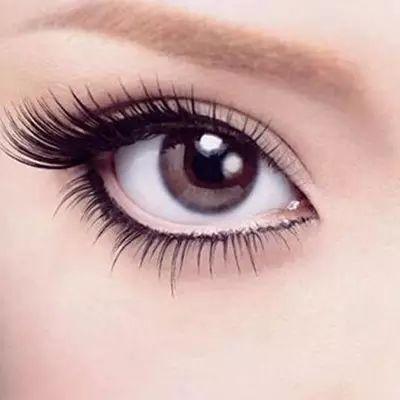 由於遺傳的因素會有雙眼皮和單眼皮的區別，雙眼皮能夠更好的突出眼睛部位的美，讓眼睛變的更大是，所以很多的愛美人士到健麗醫美去進行了雙眼皮手術
